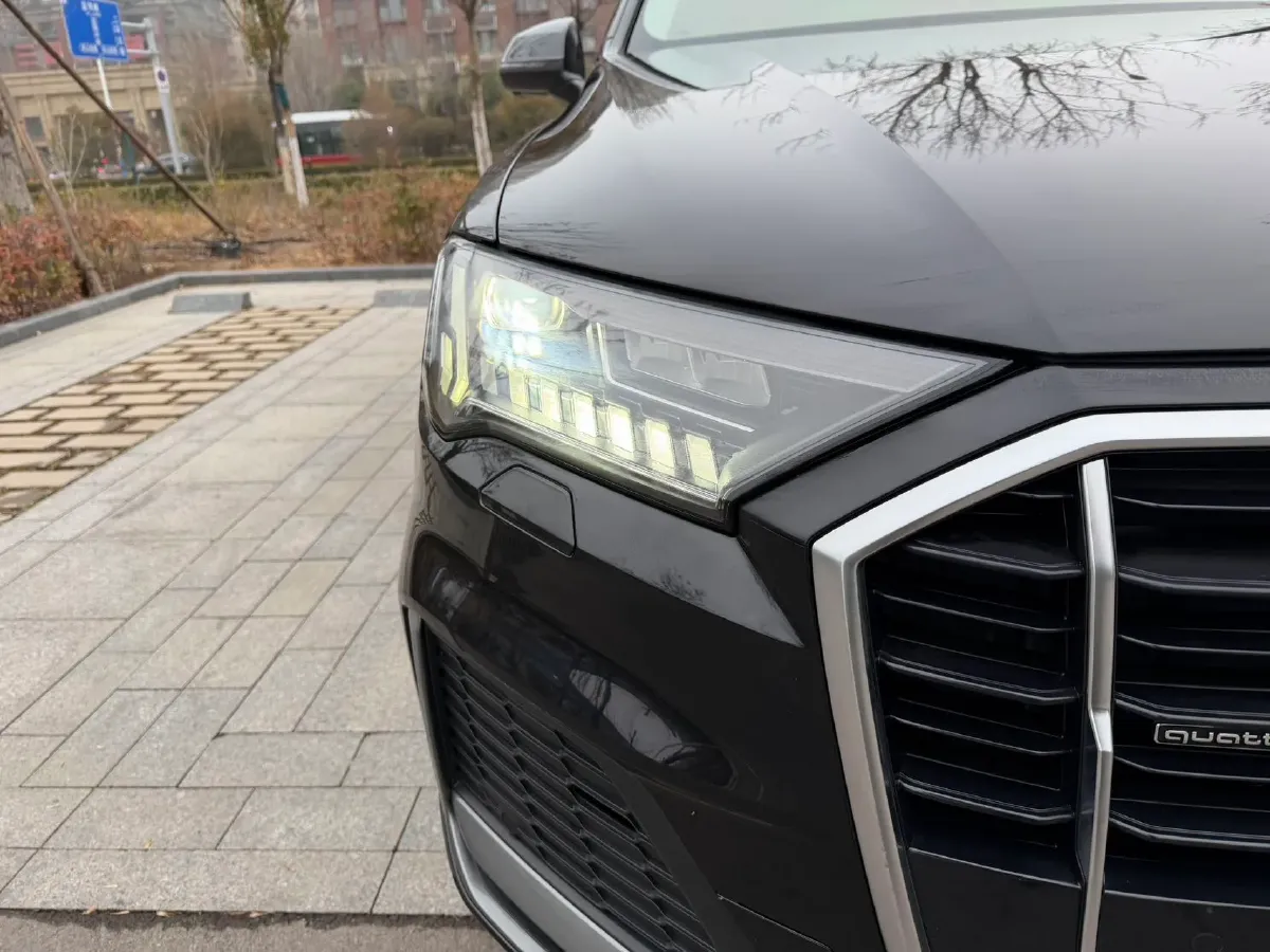 2021 Audi Q7 2.0T 245HP L4 8AT,autocango,china used car exporter,china ev exporter,chinese used car exporter,chinese used ev exporter