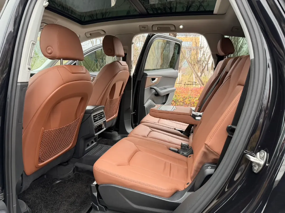 2021 Audi Q7 2.0T 245HP L4 8AT,autocango,china used car exporter,china ev exporter,chinese used car exporter,chinese used ev exporter