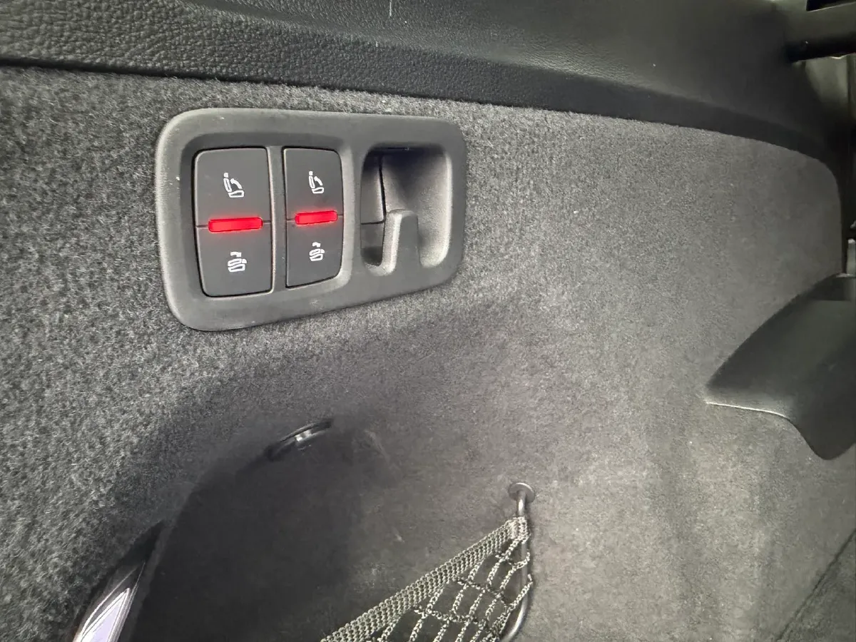 2021 Audi Q7 2.0T 245HP L4 8AT,autocango,china used car exporter,china ev exporter,chinese used car exporter,chinese used ev exporter