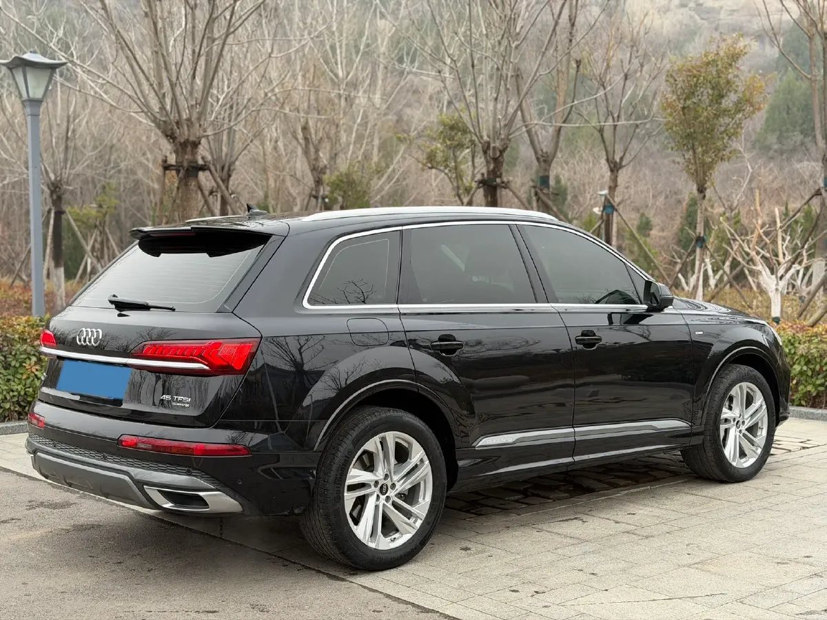 2021 Audi Q7 2.0T 245HP L4 8AT,autocango,china used car exporter,china ev exporter,chinese used car exporter,chinese used ev exporter