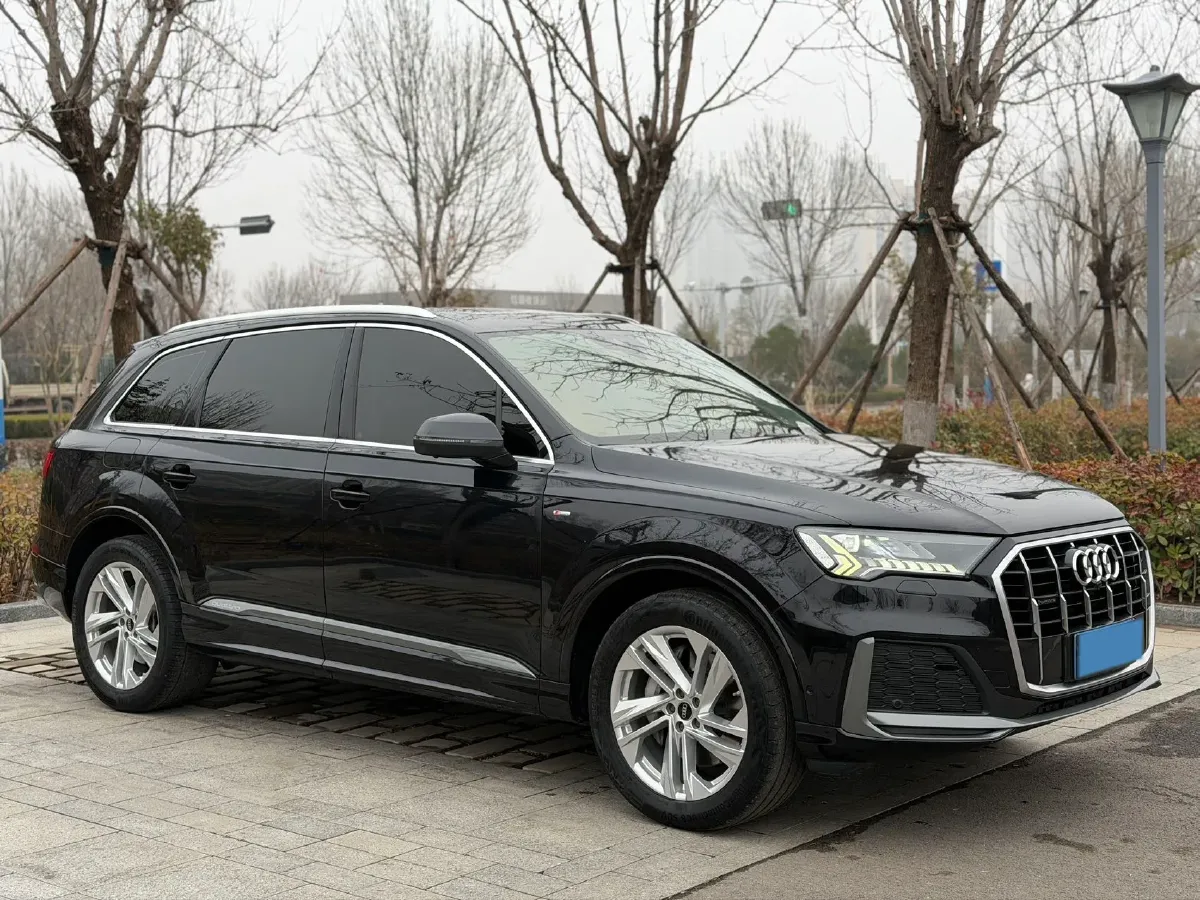 2021 Audi Q7 2.0T 245HP L4 8AT,autocango,china used car exporter,china ev exporter,chinese used car exporter,chinese used ev exporter
