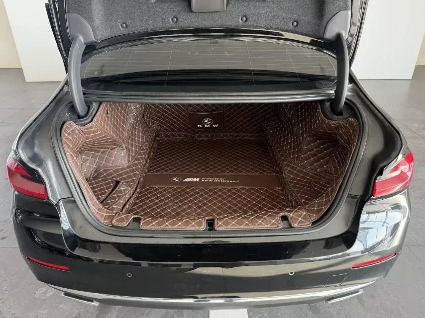 2022 BMW 5 Series 2.0T 184HP L4 8AT,autocango,china used car exporter,china ev exporter,chinese used car exporter,chinese used ev exporter