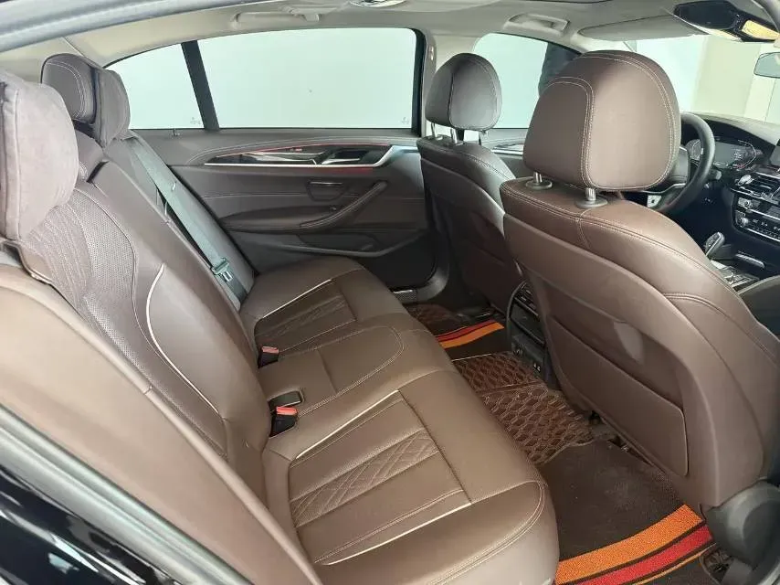 2022 BMW 5 Series 2.0T 184HP L4 8AT,autocango,china used car exporter,china ev exporter,chinese used car exporter,chinese used ev exporter