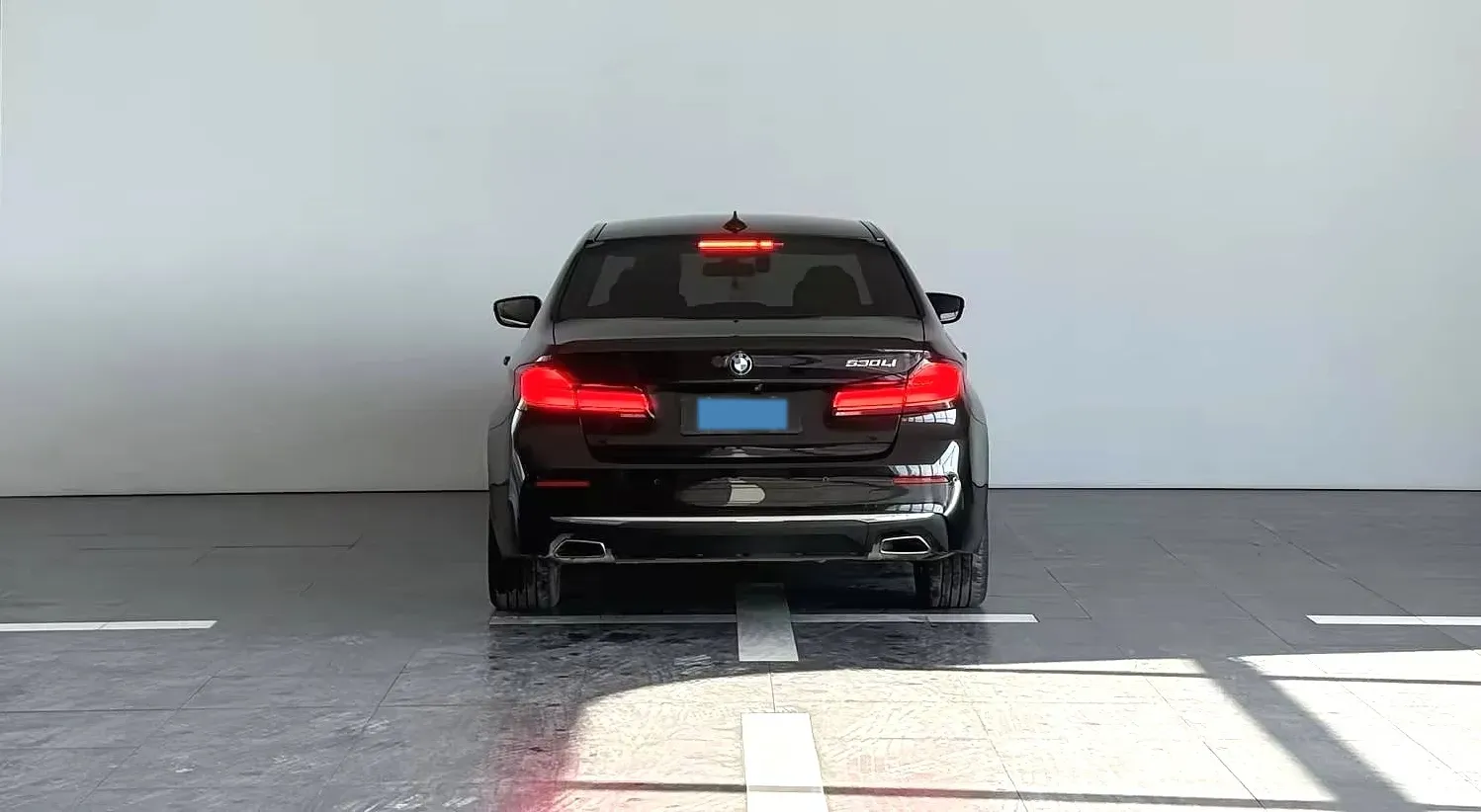 2022 BMW 5 Series 2.0T 184HP L4 8AT,autocango,china used car exporter,china ev exporter,chinese used car exporter,chinese used ev exporter