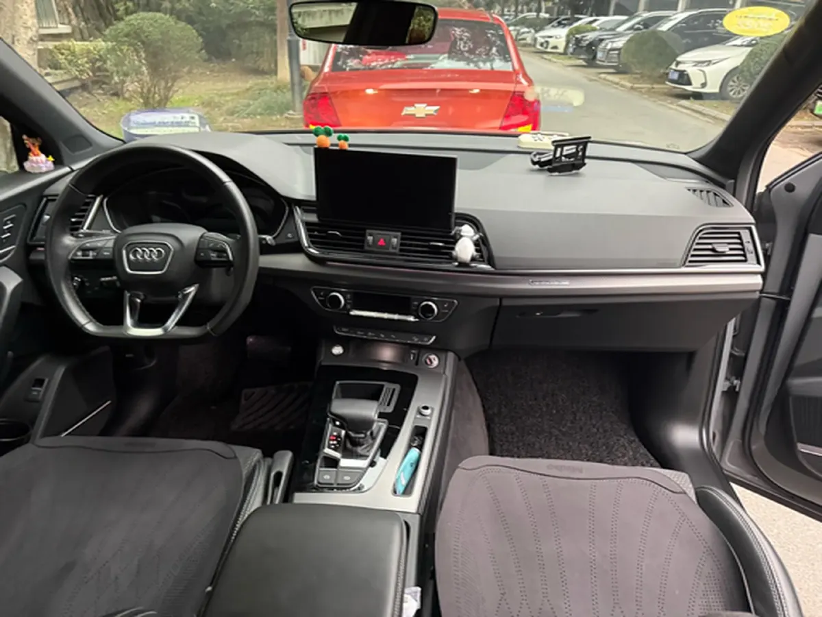 2021 Audi Q5L Sportback 2.0T 190HP L4 7DCT,autocango,china used car exporter,china ev exporter,chinese used car exporter,chinese used ev exporter