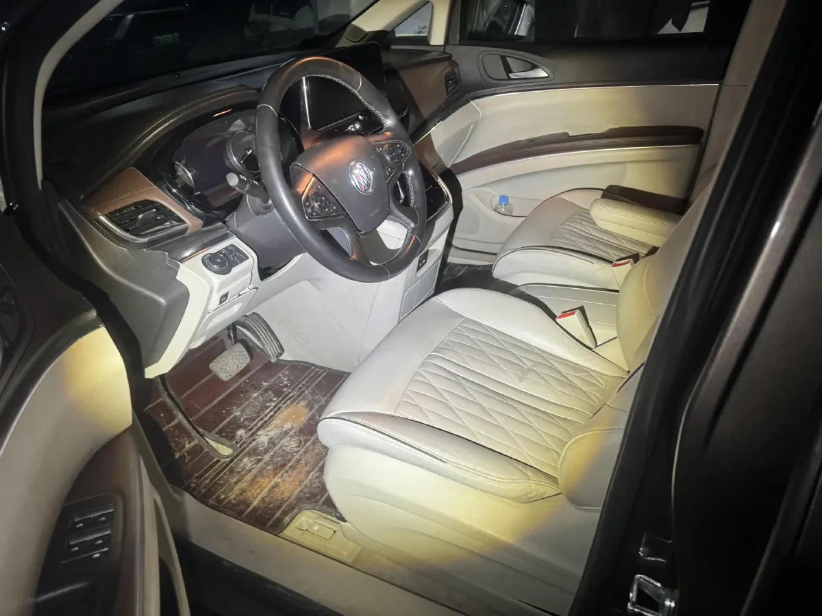 2022 Buick GL8 2.0T 237HP L4 9AT,autocango,china used car exporter,china ev exporter,chinese used car exporter,chinese used ev exporter