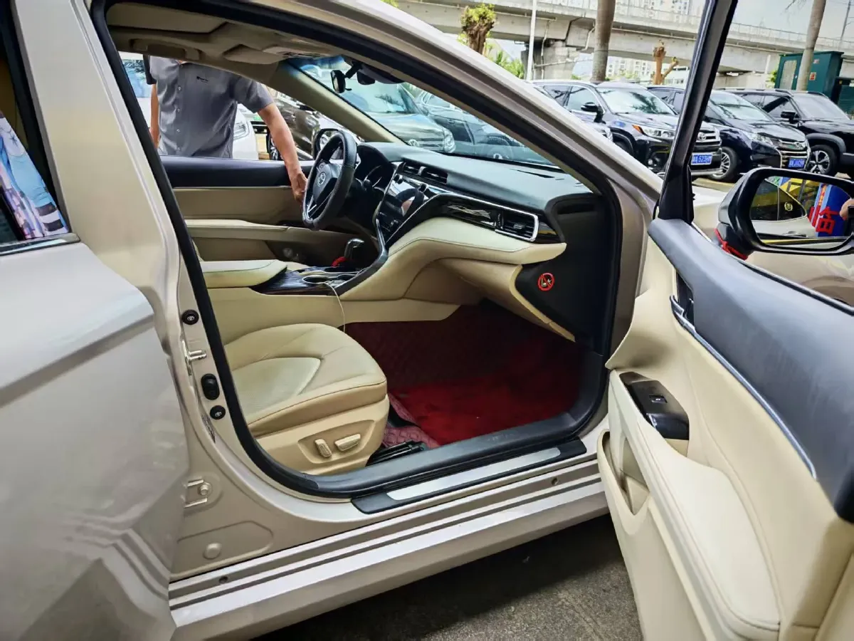 2019 Toyota Camry 2.5L 209HP L4 8AT,autocango,china used car exporter,china ev exporter,chinese used car exporter,chinese used ev exporter