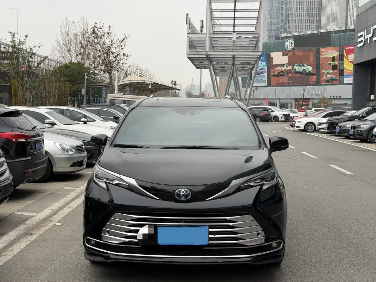 2023 Toyota Sienna 2.5L 189HP L4 E-CVT Hybrid,autocango,china used car exporter,china ev exporter,chinese used car exporter,chinese used ev exporter