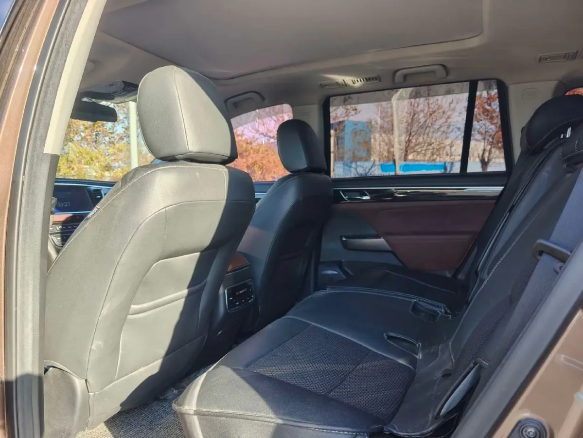 2017 GAC Trumpchi GS8 2.0T 201HP L4 6AT,autocango,china used car exporter,china ev exporter,chinese used car exporter,chinese used ev exporter