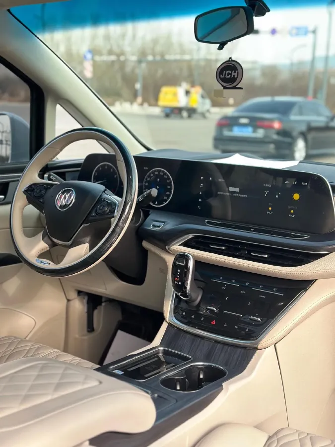 2022 Buick GL8 2.0T 237HP L4 9AT,autocango,china used car exporter,china ev exporter,chinese used car exporter,chinese used ev exporter