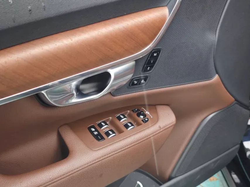 2022 Volvo S90 2.0T 250HP L4 8AT,autocango,china used car exporter,china ev exporter,chinese used car exporter,chinese used ev exporter