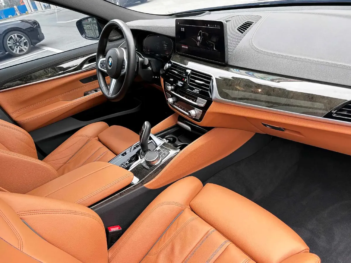 2022 BMW 6 Series GT 2.0T 245HP L4 8AT,autocango,china used car exporter,china ev exporter,chinese used car exporter,chinese used ev exporter