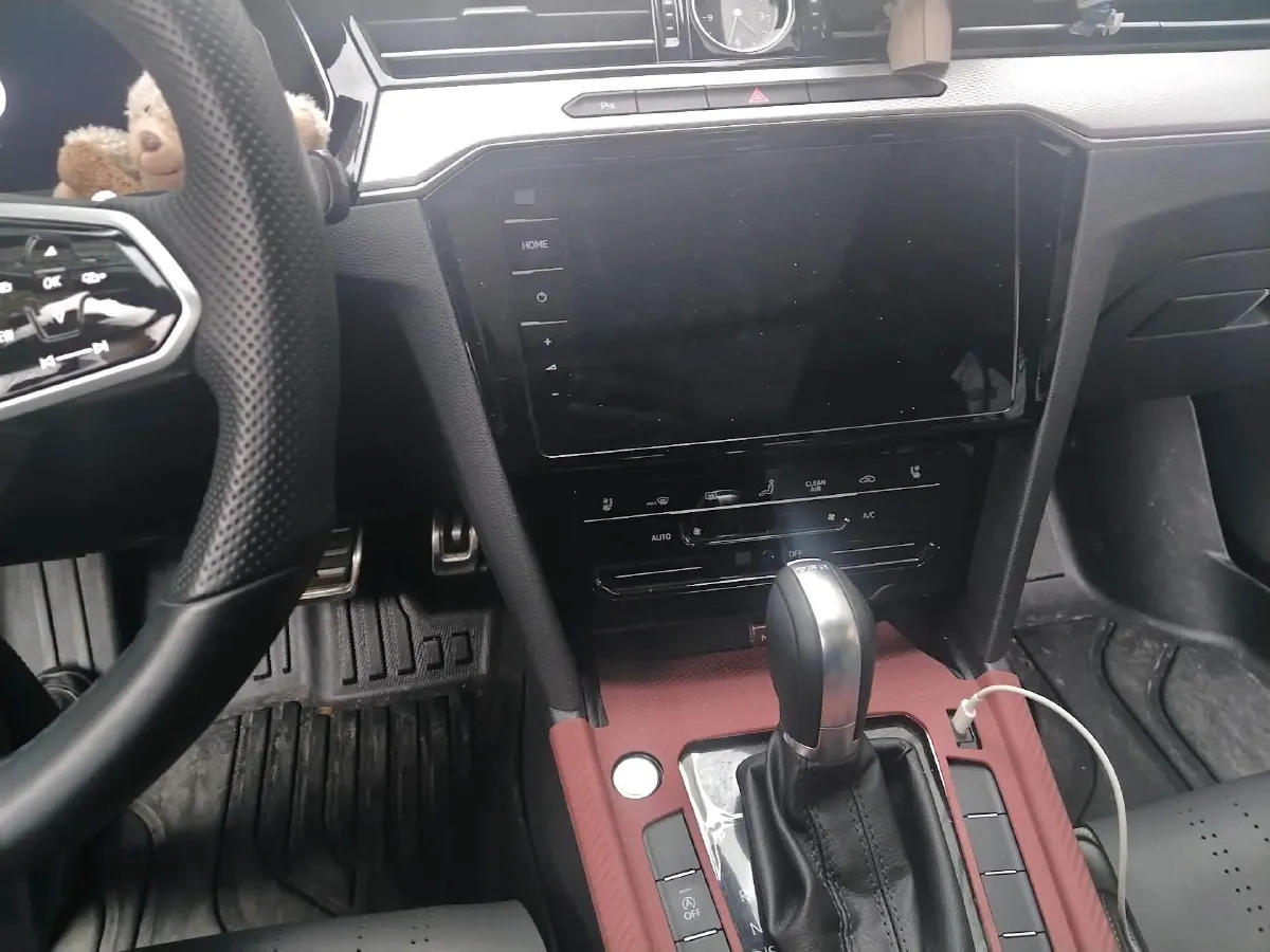 2025 Volkswagen Magotan 2.0T 186HP L4 7DCT,autocango,china used car exporter,china ev exporter,chinese used car exporter,chinese used ev exporter