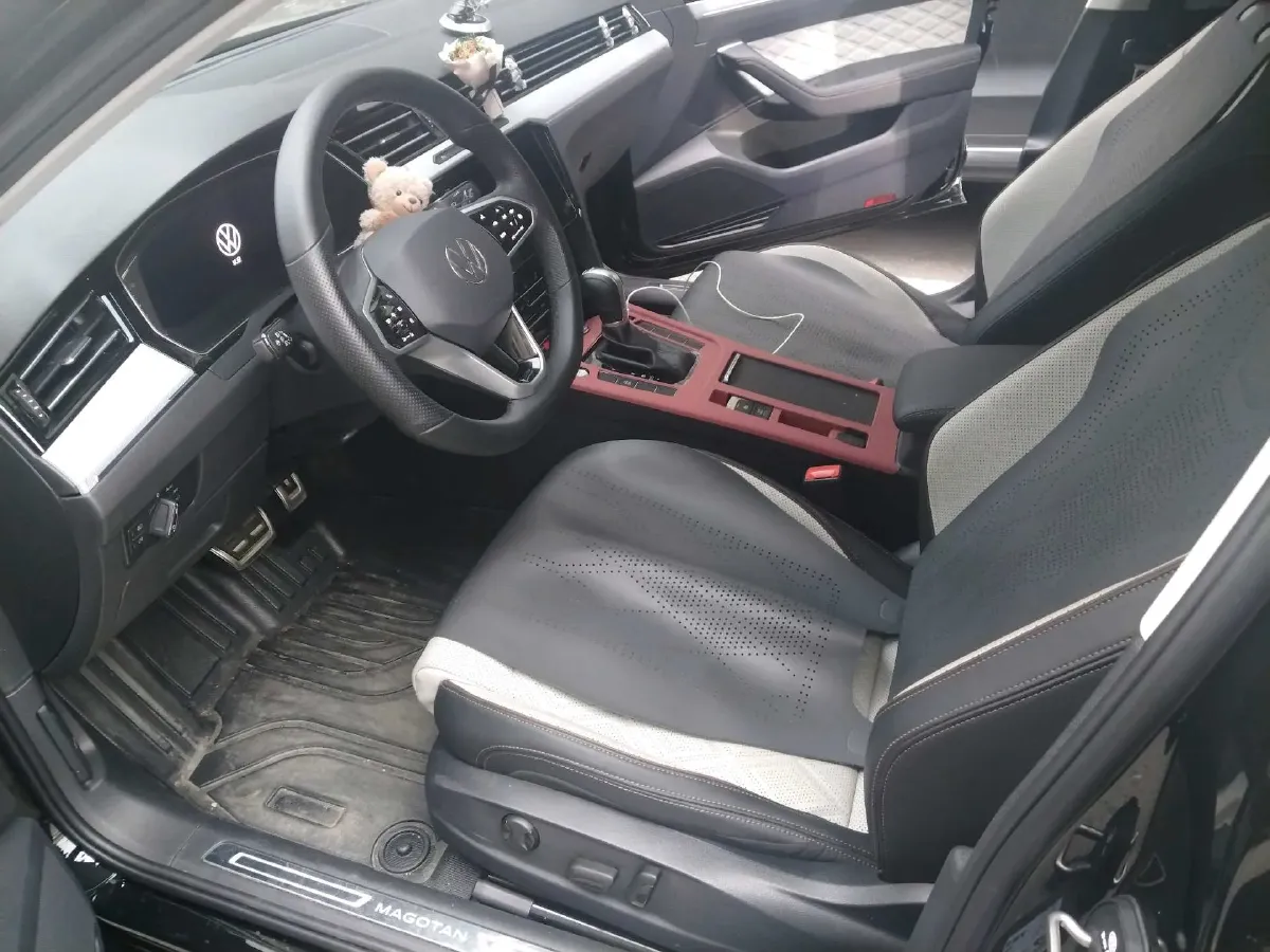 2025 Volkswagen Magotan 2.0T 186HP L4 7DCT,autocango,china used car exporter,china ev exporter,chinese used car exporter,chinese used ev exporter
