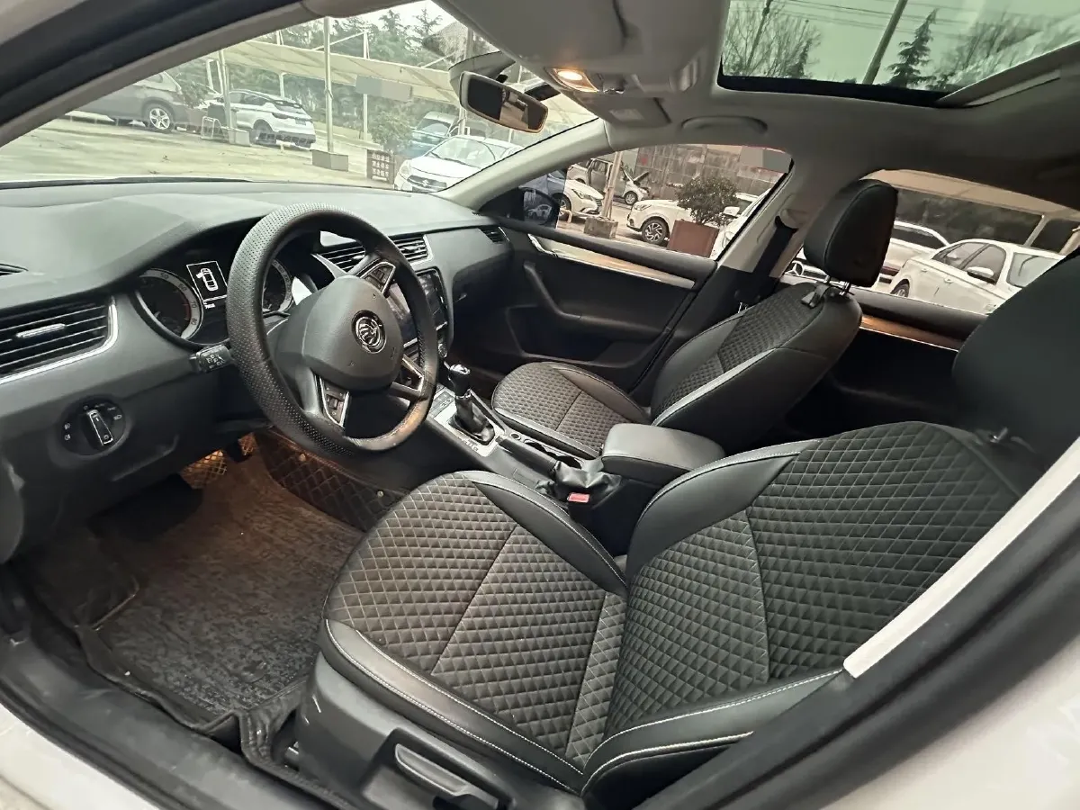 2019 Skoda Octavia 1.4T 150HP L4 7DCT,autocango,china used car exporter,china ev exporter,chinese used car exporter,chinese used ev exporter