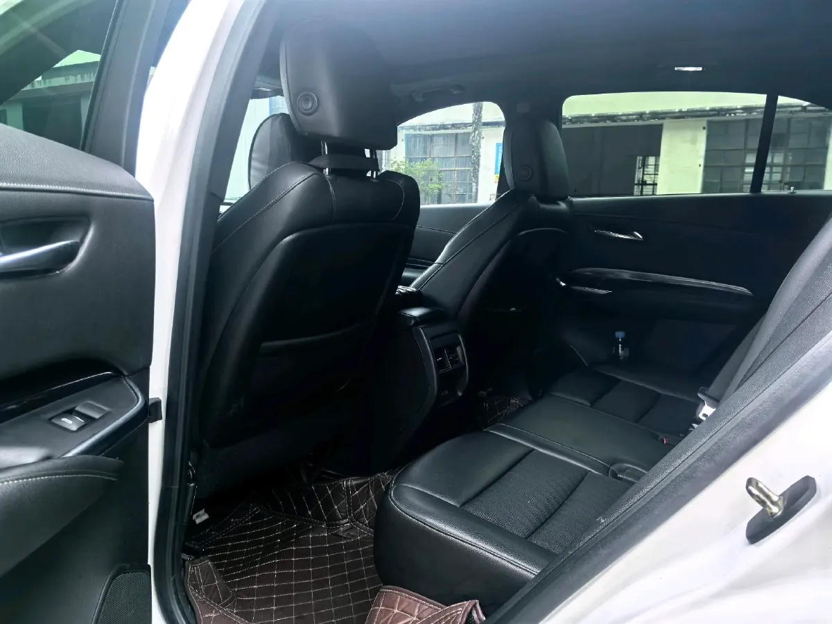 2021 Cadillac XT4 2.0T 237HP L4 9AT,autocango,china used car exporter,china ev exporter,chinese used car exporter,chinese used ev exporter