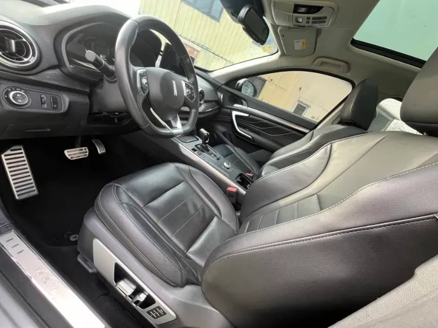 2017 WEY VV7 2.0T 234HP L4 7DCT,autocango,china used car exporter,china ev exporter,chinese used car exporter,chinese used ev exporter