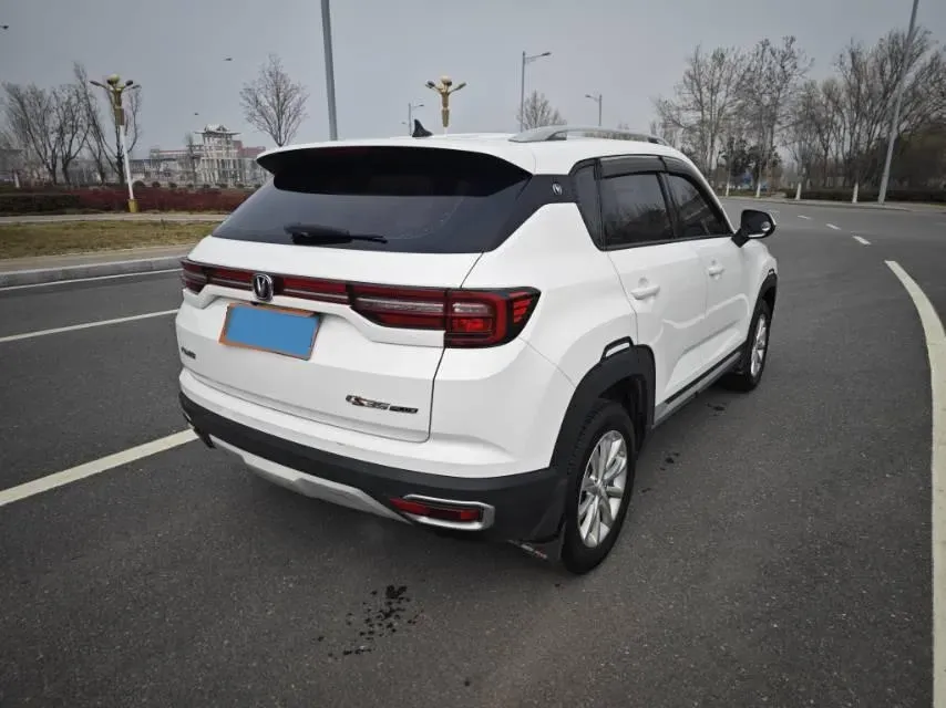 2019 ChangAn CS35 Plus 1.6L 128HP L4 5MT,autocango,china used car exporter,china ev exporter,chinese used car exporter,chinese used ev exporter