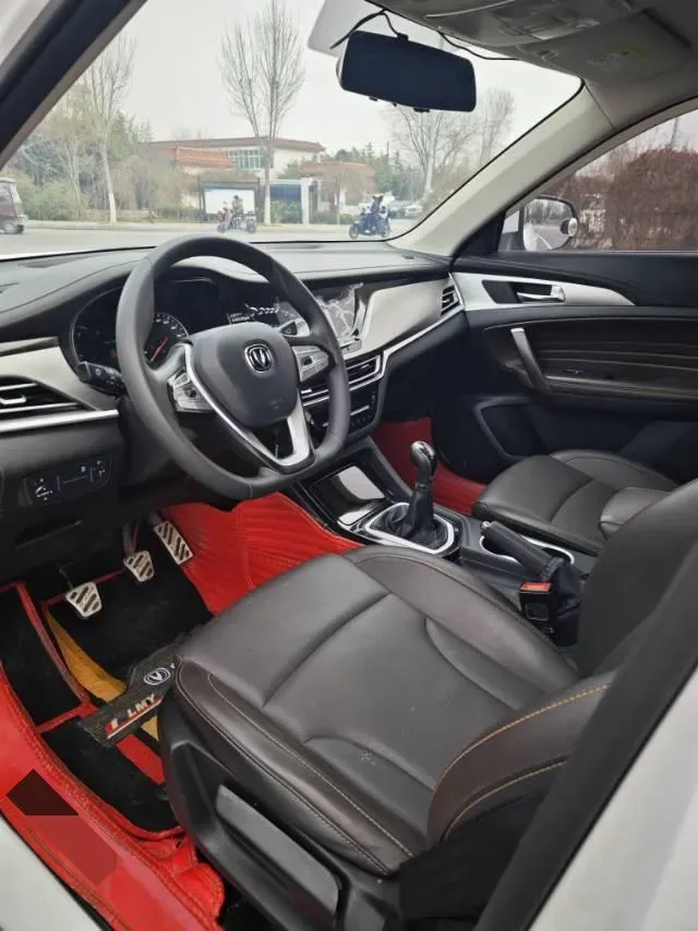 2019 ChangAn CS35 Plus 1.6L 128HP L4 5MT,autocango,china used car exporter,china ev exporter,chinese used car exporter,chinese used ev exporter