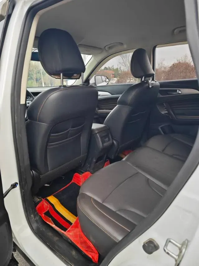 2019 ChangAn CS35 Plus 1.6L 128HP L4 5MT,autocango,china used car exporter,china ev exporter,chinese used car exporter,chinese used ev exporter