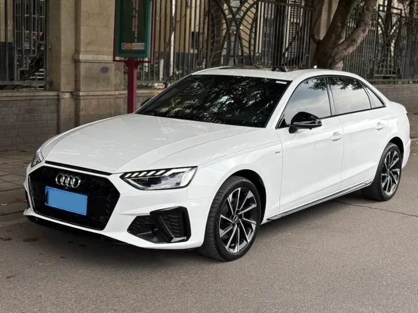 2023 Audi A4L 2.0T 190HP L4 7DCT,autocango,china used car exporter,china ev exporter,chinese used car exporter,chinese used ev exporter