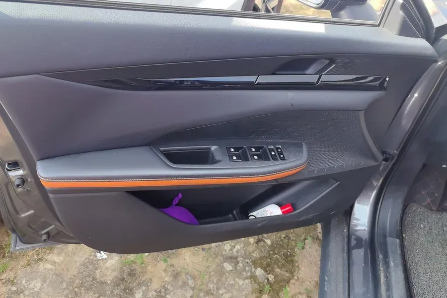 2022 ChangAn UNI-V 1.5T 188HP L4 7DCT,autocango,china used car exporter,china ev exporter,chinese used car exporter,chinese used ev exporter