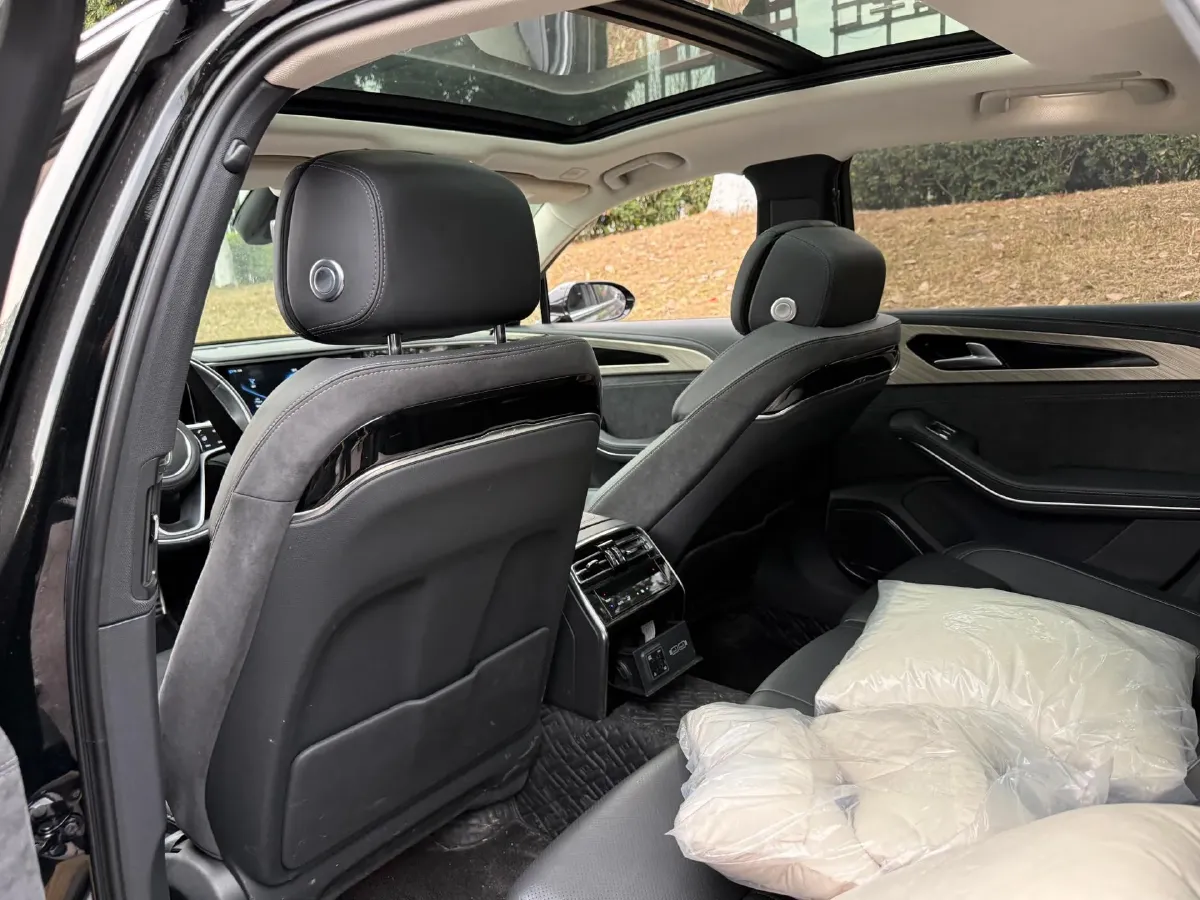 2020 HongQi H9 2.0T 252HP L4 7DCT,autocango,china used car exporter,china ev exporter,chinese used car exporter,chinese used ev exporter