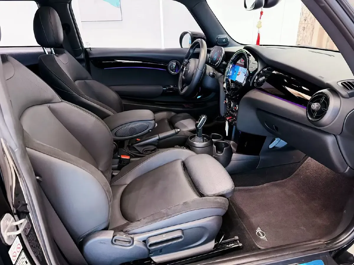 2023 MINI MINI 2.0T 178HP L4 7DCT,autocango,china used car exporter,china ev exporter,chinese used car exporter,chinese used ev exporter