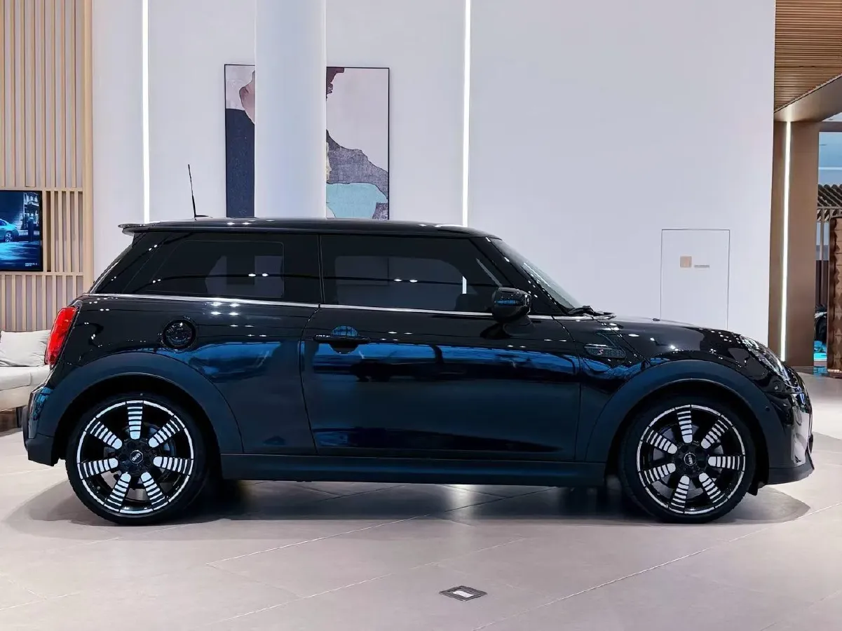 2023 MINI MINI 2.0T 178HP L4 7DCT,autocango,china used car exporter,china ev exporter,chinese used car exporter,chinese used ev exporter