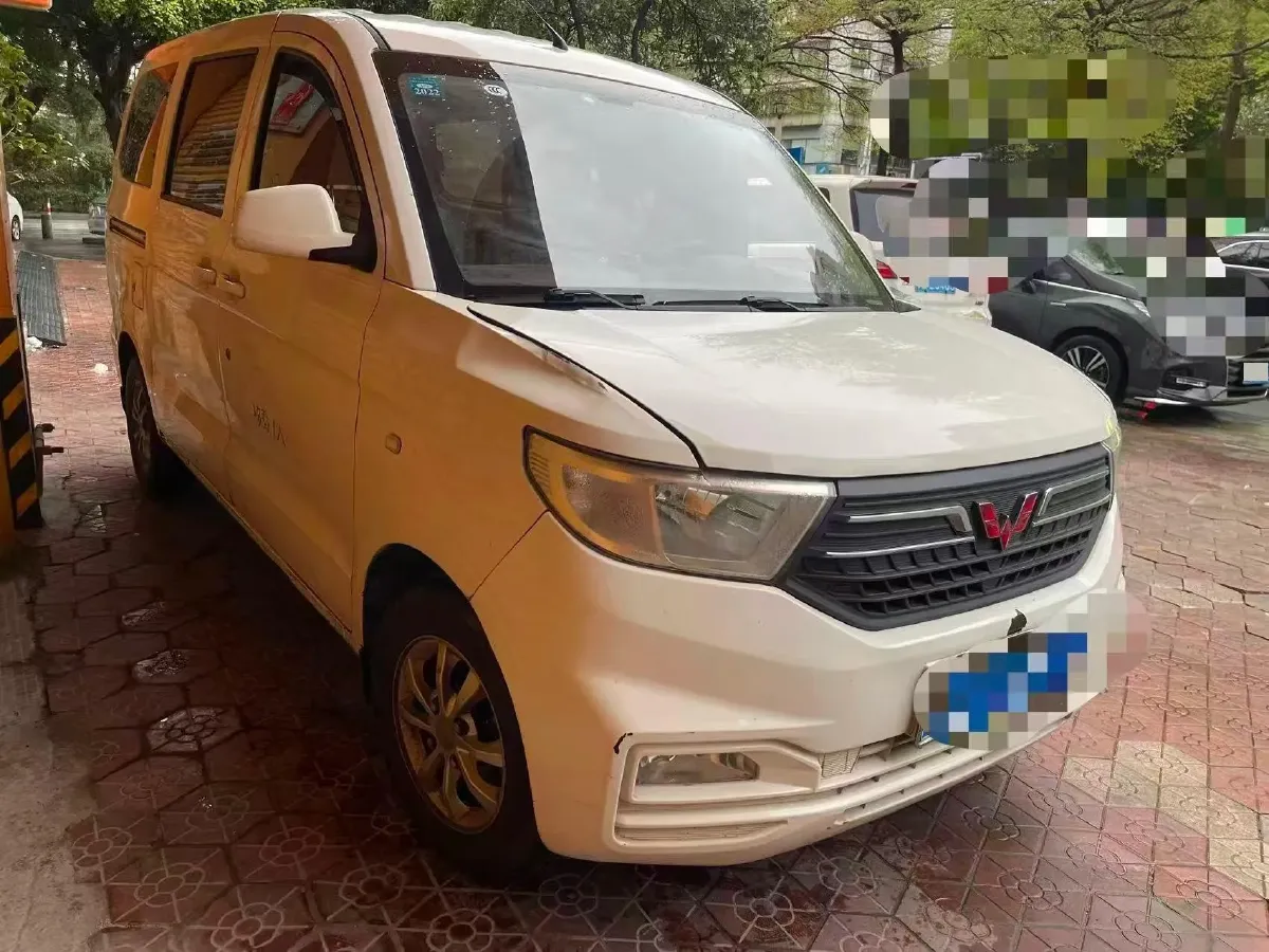 2019 WuLing HongGuang V 1.5L 99HP L4 6MT,autocango,china used car exporter,china ev exporter,chinese used car exporter,chinese used ev exporter