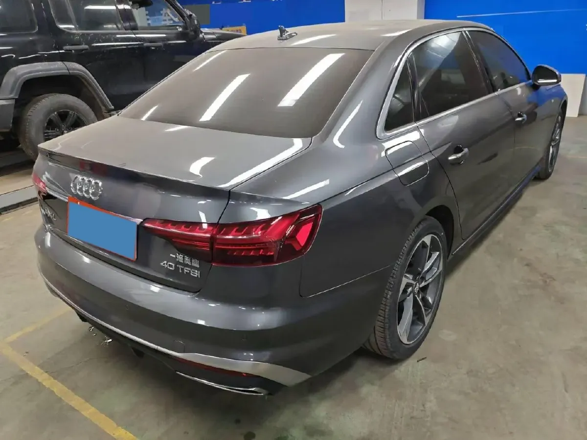 2023 Audi A4L 2.0T 190HP L4 7DCT,autocango,china used car exporter,china ev exporter,chinese used car exporter,chinese used ev exporter