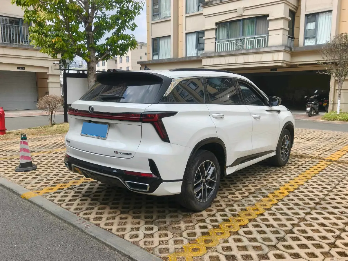 2022 ChangAn CS75 Plus 1.5T 188HP L4 8AT,autocango,china used car exporter,china ev exporter,chinese used car exporter,chinese used ev exporter