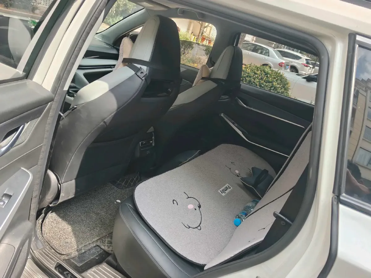 2022 ChangAn CS75 Plus 1.5T 188HP L4 8AT,autocango,china used car exporter,china ev exporter,chinese used car exporter,chinese used ev exporter