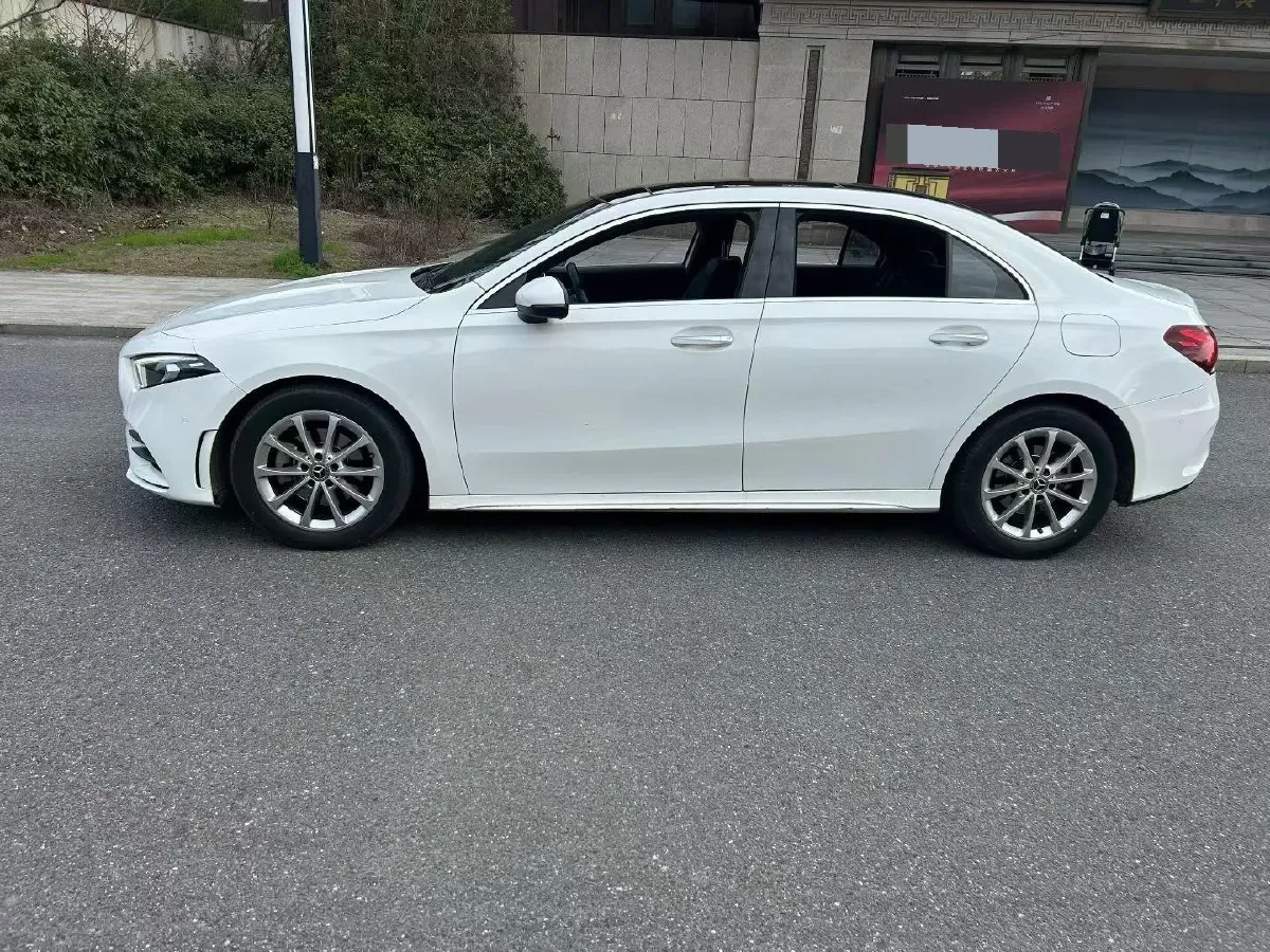 2021 Mercedes-Benz A Class 1.3T 163HP L4 7DCT,autocango,china used car exporter,china ev exporter,chinese used car exporter,chinese used ev exporter
