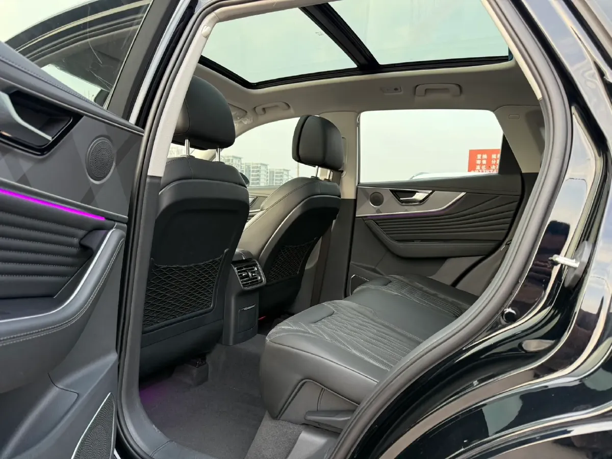 2023 HongQi HS5 2.0T 252HP L4 8AT,autocango,china used car exporter,china ev exporter,chinese used car exporter,chinese used ev exporter