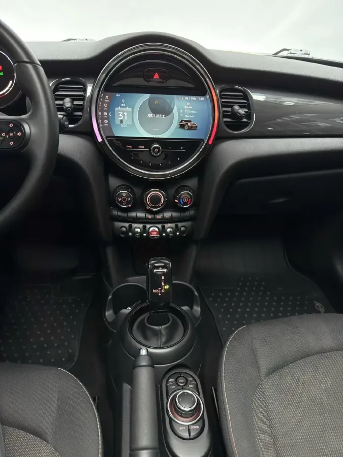 2022 MINI MINI 1.5T 102HP L3 7DCT,autocango,china used car exporter,china ev exporter,chinese used car exporter,chinese used ev exporter