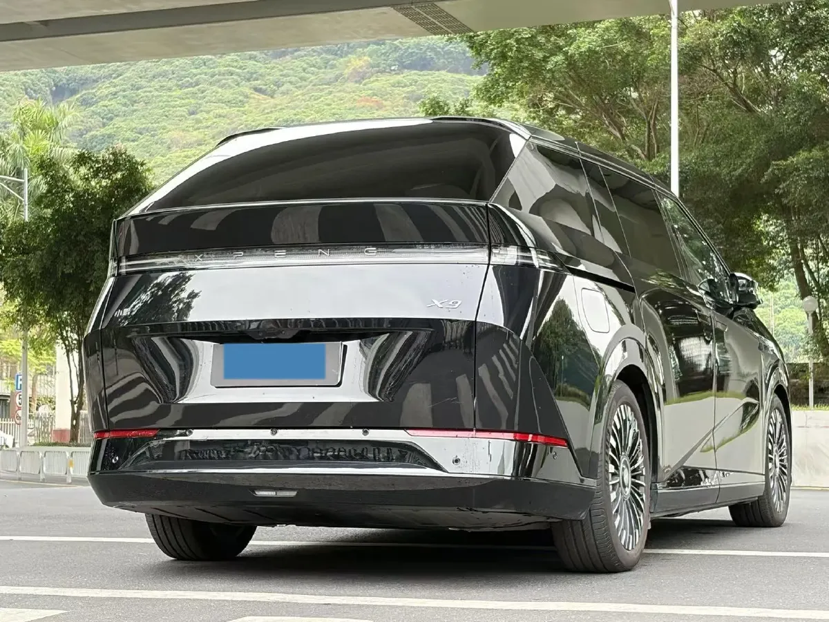2025 Xpeng X9 BEV,autocango,china used car exporter,china ev exporter,chinese used car exporter,chinese used ev exporter