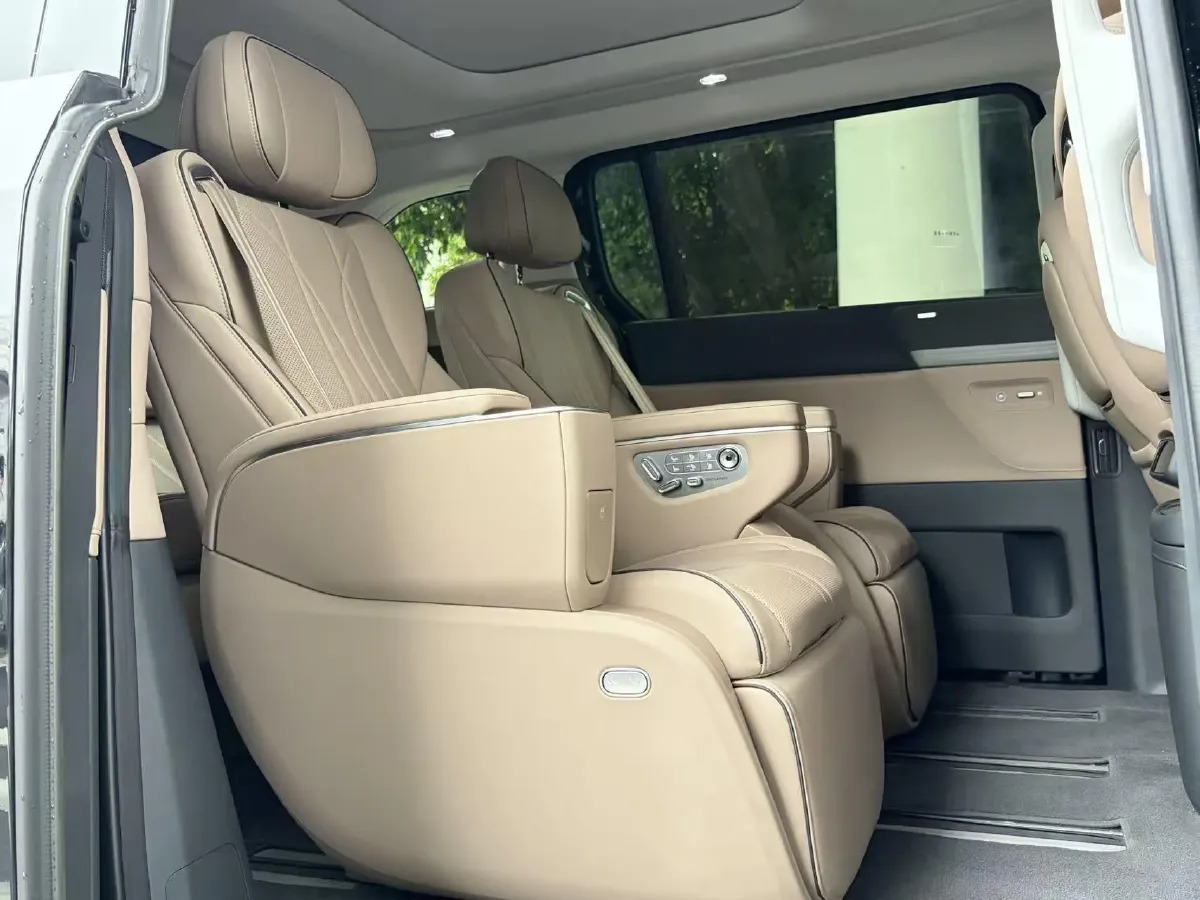 2025 Xpeng X9 BEV,autocango,china used car exporter,china ev exporter,chinese used car exporter,chinese used ev exporter