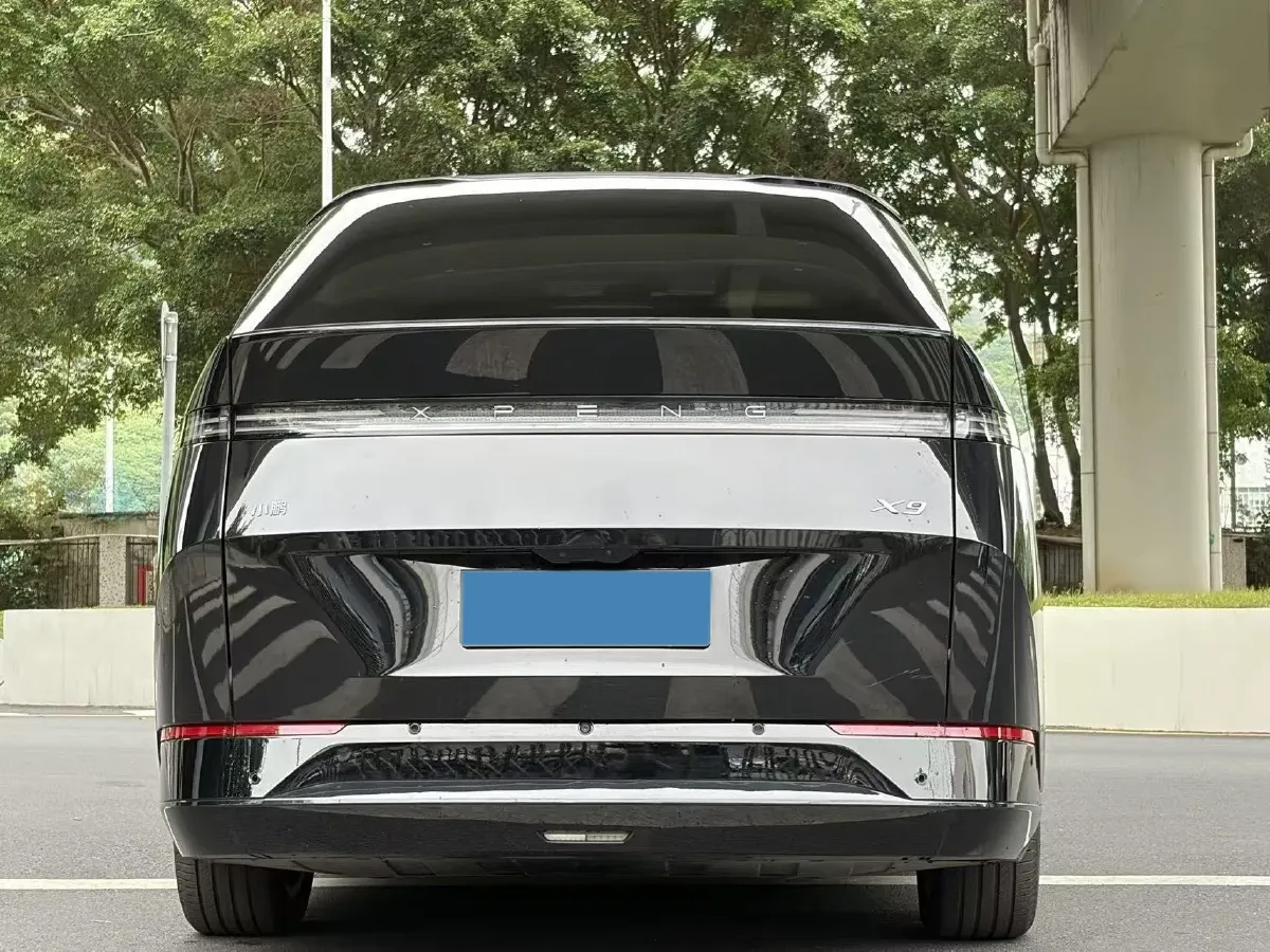 2025 Xpeng X9 BEV,autocango,china used car exporter,china ev exporter,chinese used car exporter,chinese used ev exporter