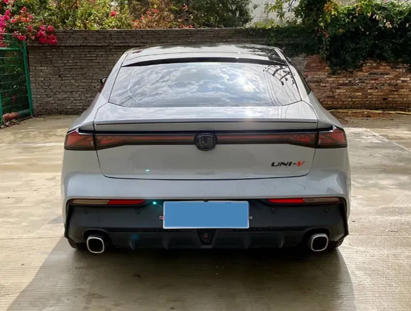 2023 ChangAn UNI-V 1.5T 188HP L4 7DCT,autocango,china used car exporter,china ev exporter,chinese used car exporter,chinese used ev exporter