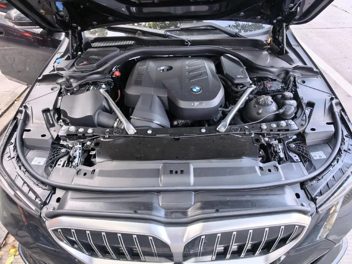 2026 BMW 5 Series 2.0T 258HP L4 8AT,autocango,china used car exporter,china ev exporter,chinese used car exporter,chinese used ev exporter