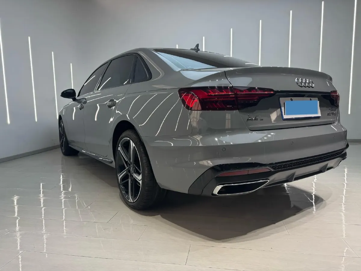 2024 Audi A4L 2.0T 190HP L4 7DCT,autocango,china used car exporter,china ev exporter,chinese used car exporter,chinese used ev exporter