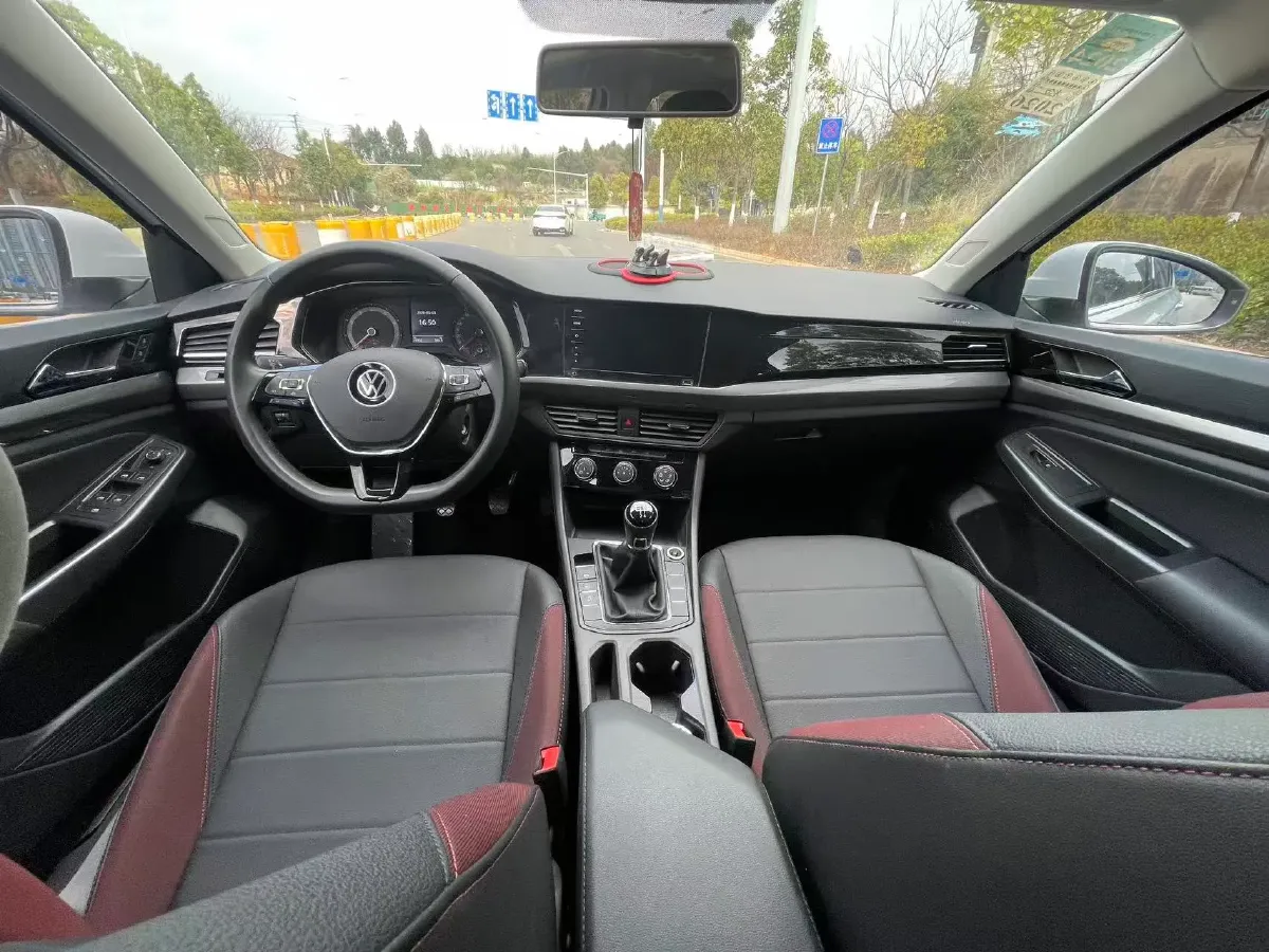 2021 Volkswagen Bora 1.5L 113HP L4 5MT,autocango,china used car exporter,china ev exporter,chinese used car exporter,chinese used ev exporter