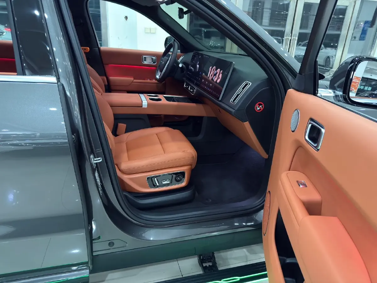 2023 Li L8 Range Extended 154HP REEV 40.9KWH,autocango,china used car exporter,china ev exporter,chinese used car exporter,chinese used ev exporter