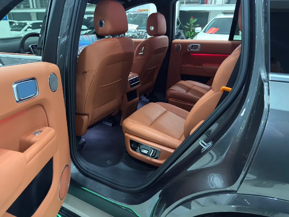 2023 Li L8 Range Extended 154HP REEV 40.9KWH,autocango,china used car exporter,china ev exporter,chinese used car exporter,chinese used ev exporter