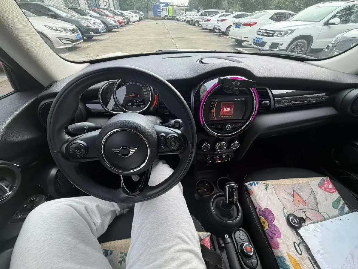 2020 MINI MINI 1.5T 102HP L3 7DCT,autocango,china used car exporter,china ev exporter,chinese used car exporter,chinese used ev exporter