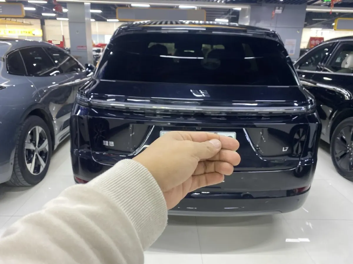 2024 Li L8 Range Extended 154HP REEV 42.8KWH,autocango,china used car exporter,china ev exporter,chinese used car exporter,chinese used ev exporter