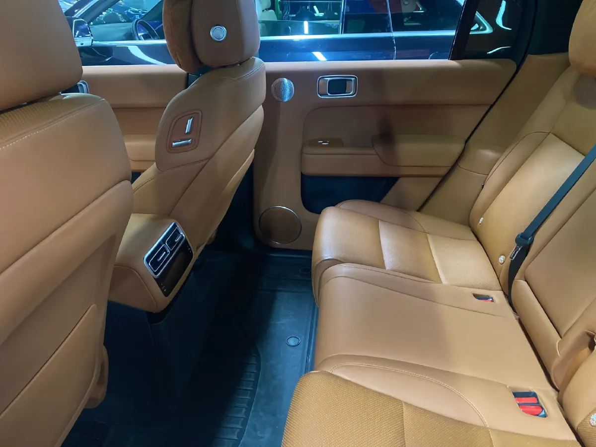 2024 Li L8 Range Extended 154HP REEV 42.8KWH,autocango,china used car exporter,china ev exporter,chinese used car exporter,chinese used ev exporter