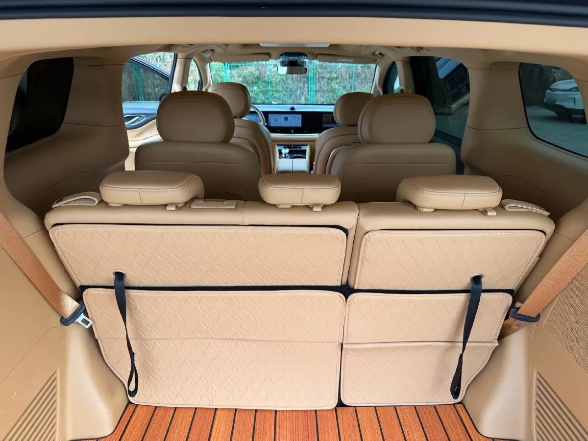 2024 Voyah Dream 1.5T 150HP L4 PHEV 43KWH,autocango,china used car exporter,china ev exporter,chinese used car exporter,chinese used ev exporter