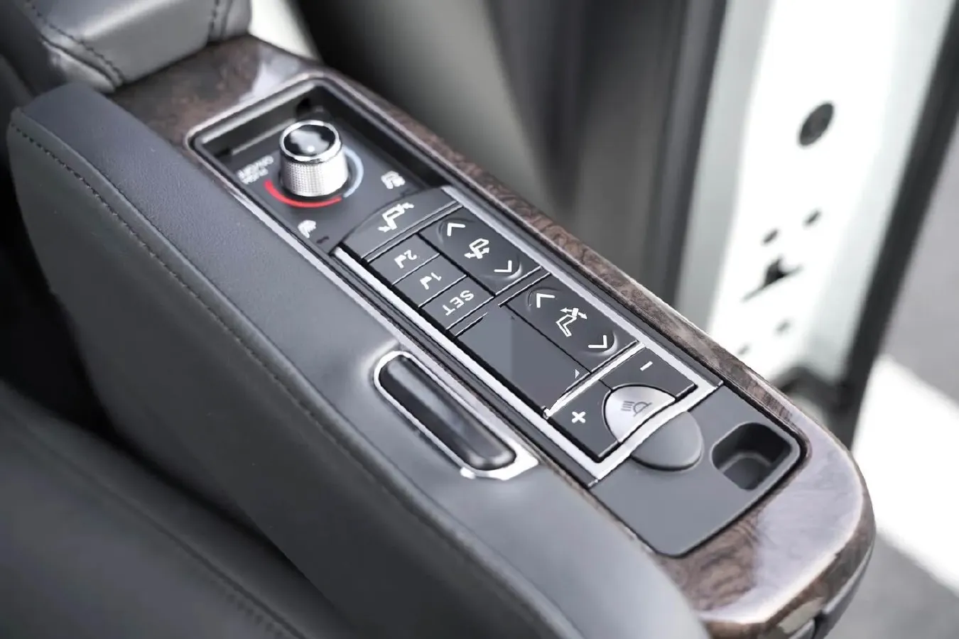 2018 Toyota Alphard 3.5L 301HP V6 8AT,autocango,china used car exporter,china ev exporter,chinese used car exporter,chinese used ev exporter